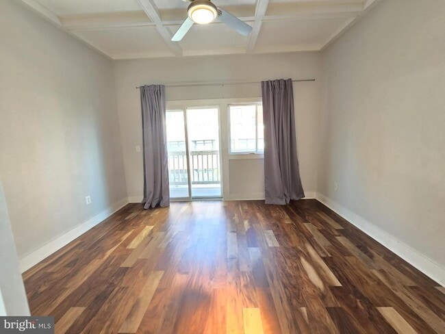 Building Photo - 128 S Ellwood Ave