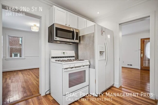 Building Photo - 3863 2nd St N