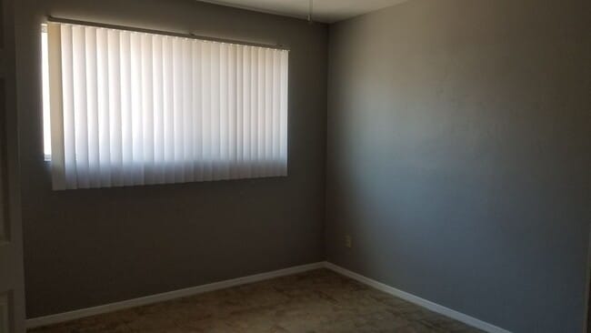 Building Photo - COMING SOON....NICE 4 BED 2 BATH CORNER LO...