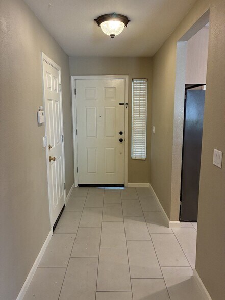 Building Photo - 1837 Hawkhaven Way