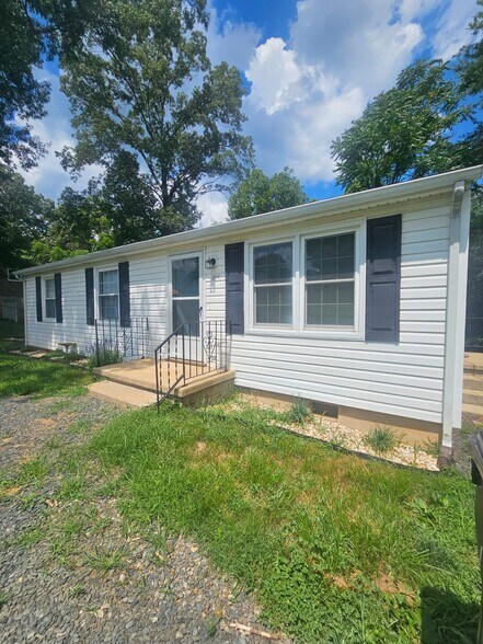 Building Photo - 259 Lakeview Dr