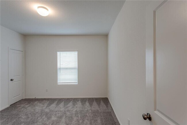 Building Photo - 737 Mallow Rd