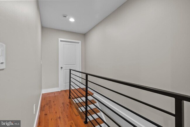 Building Photo - 2142 N Percy St