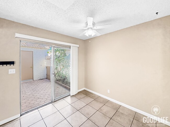 Building Photo - Great 2B/2BA Townhome in Escondido w/ AC, ...