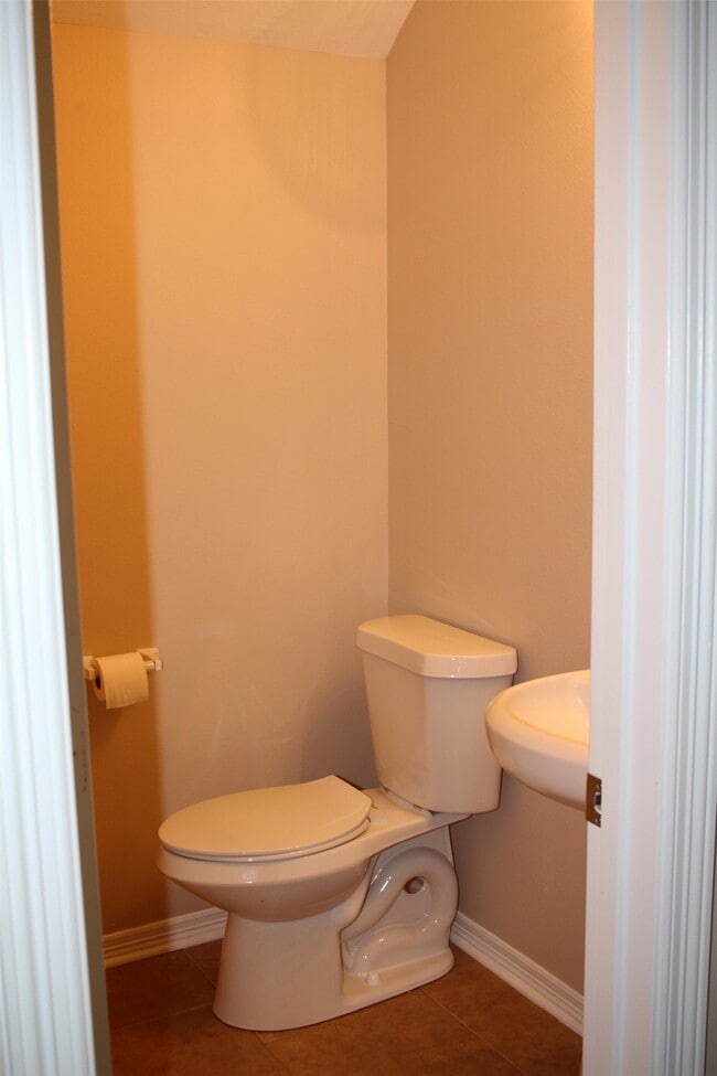 Building Photo - 919 Sterling Creek Cir