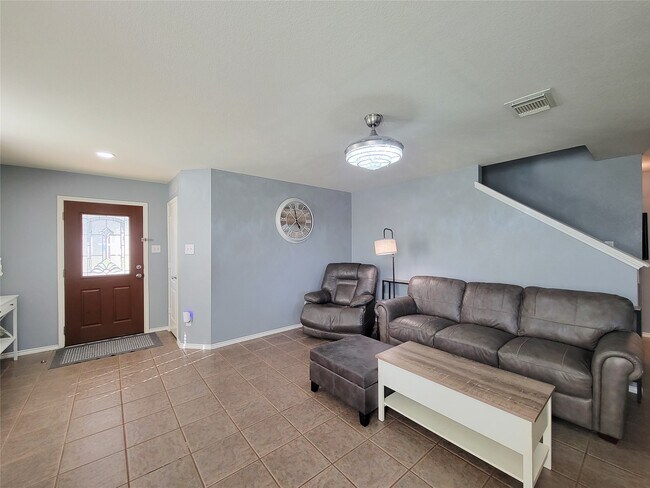 Building Photo - 18235 Valebluff Ln