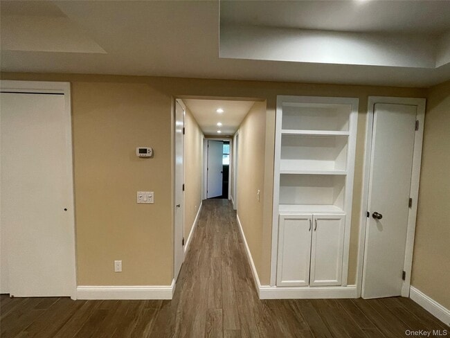 Building Photo - 328 E Broadway