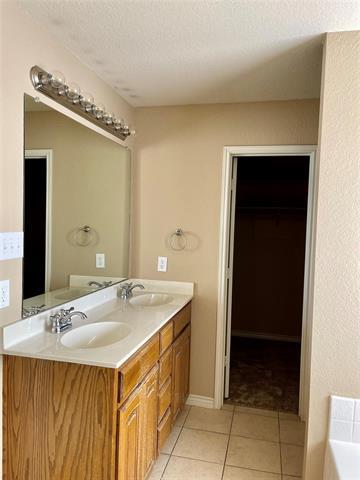 Building Photo - 162 Overland Tr