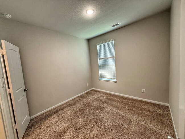 Building Photo - 14613 E Pine Heart Dr