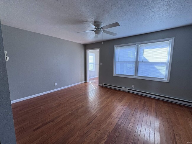 Building Photo - 2112 W 11th St