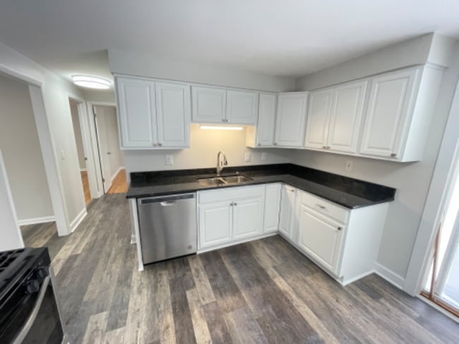 Building Photo - 30 June Dr