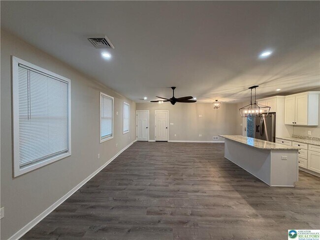 Building Photo - 7120 Suter Rd