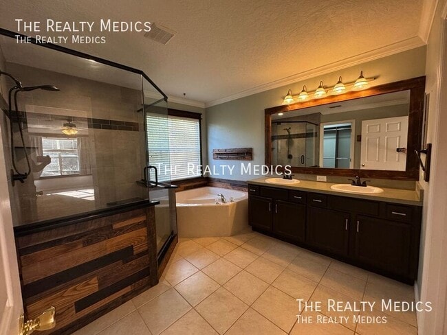 Building Photo - 2938 Daybreak Dr