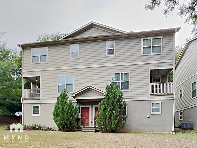 Building Photo - 183 Herring St