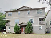 Building Photo - 183 Herring St