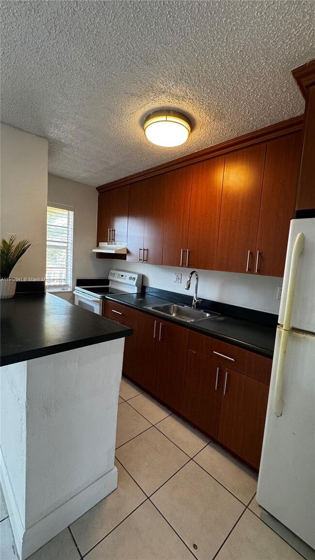 Building Photo - 4081 N Dixie Hwy