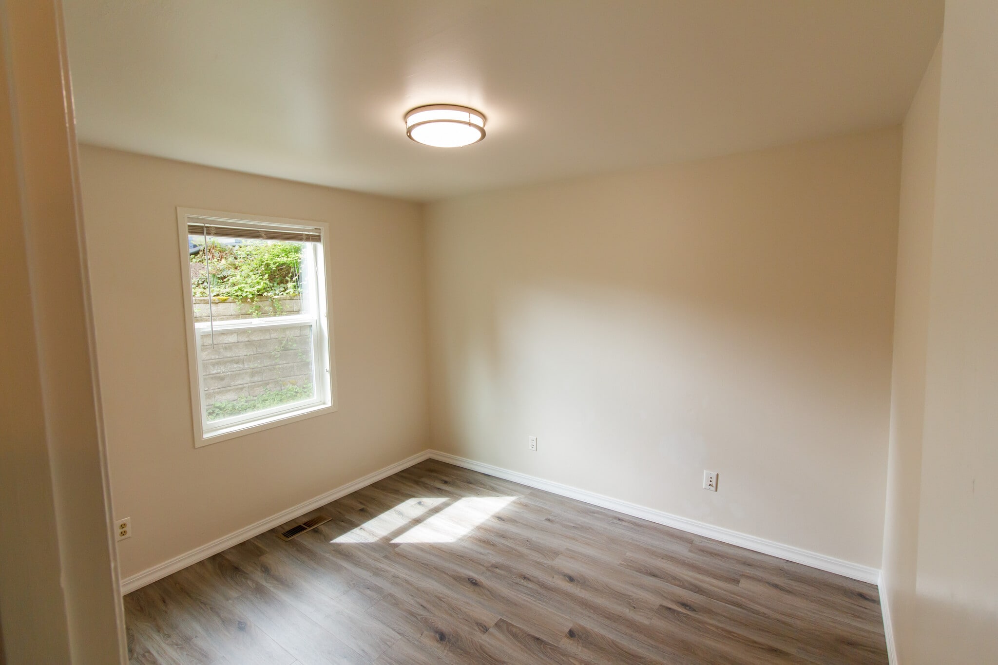 Bedroom 2 - 2549 Yew Street Rd
