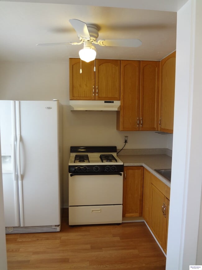 Building Photo - $2,095 / 1br - 400 sqft - 1 Bed 1 Bath Cot...