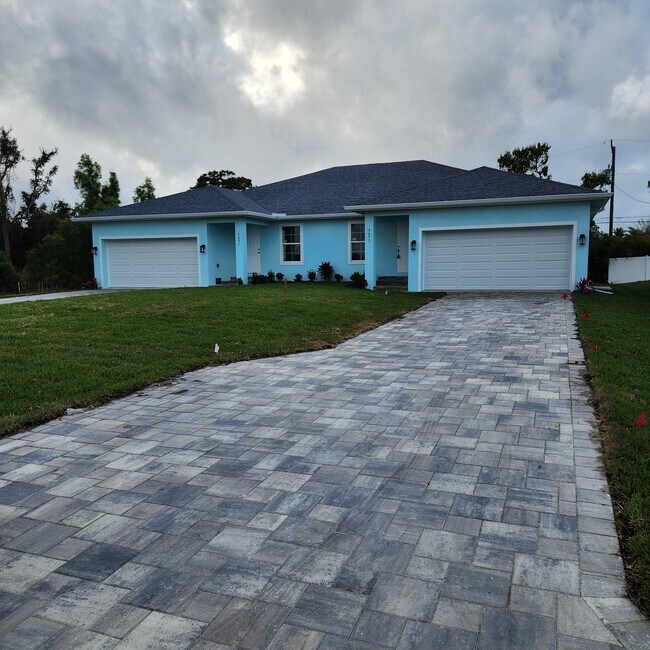 Building Photo - 5653 Genesee Pky