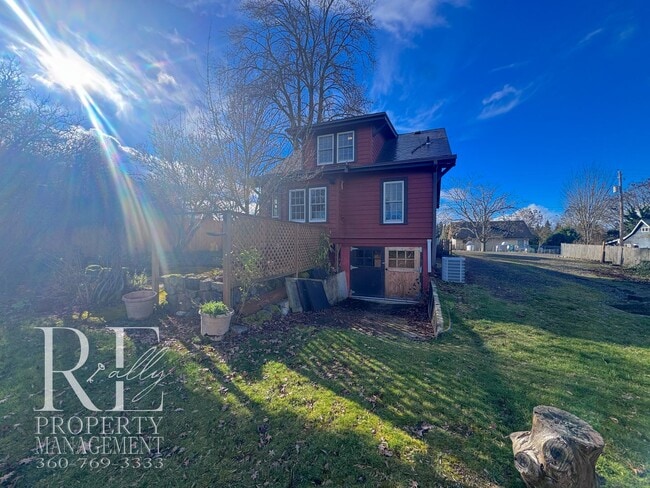 Building Photo - 50% OFF FIRST MONTHS RENT!! Timeless Vintage Home with Bonus Office, Expansive Yard & A/C