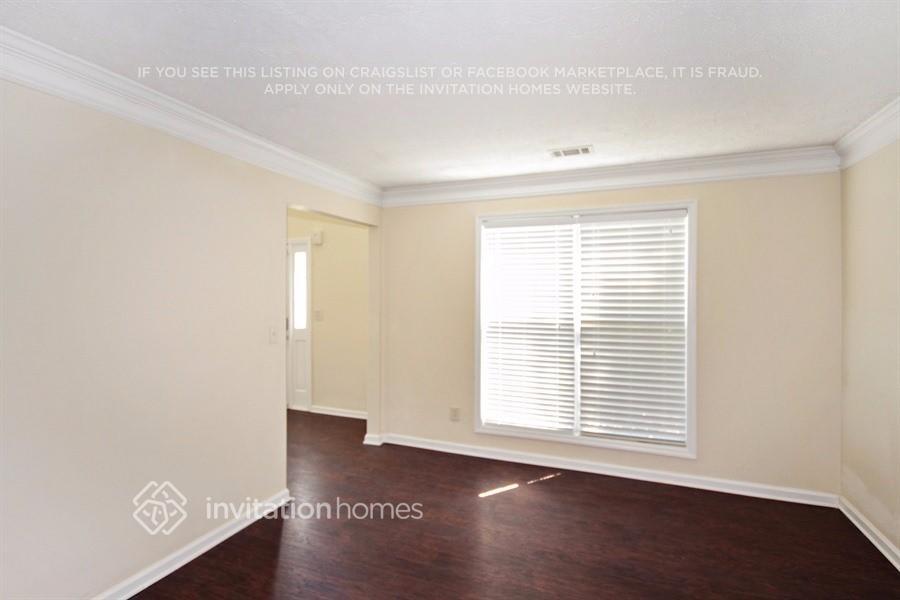 Building Photo - 6521 Carriage Ln
