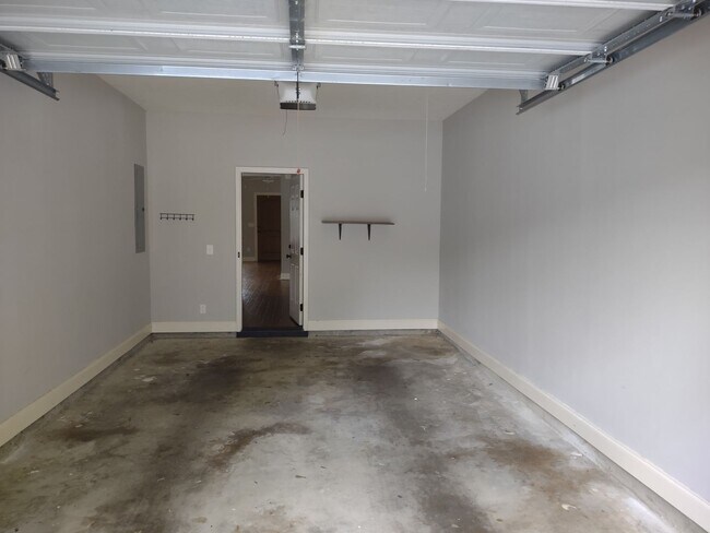 Building Photo - N State St 3508-3514 (duplex)