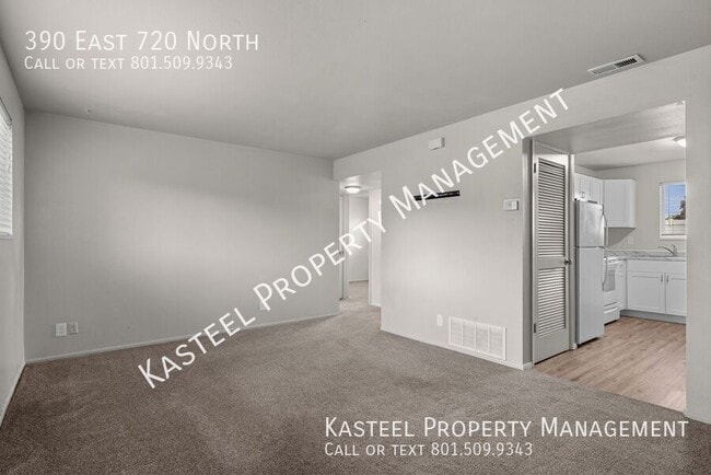 Building Photo - 390 720 N