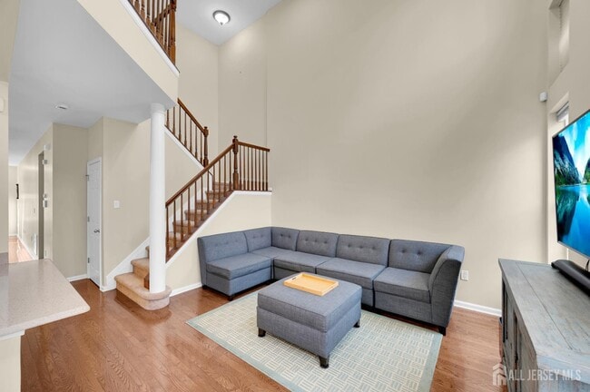 Building Photo - 304 Cambridge Dr