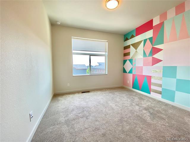 Building Photo - 9190 E 52nd Dr