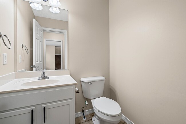 Building Photo - 57 Lake Shore Dr