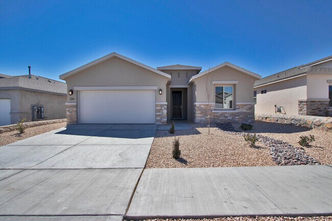 Building Photo - 729 C. Escondida