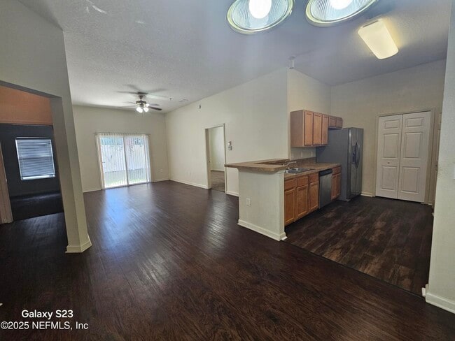 Building Photo - 6788 Manotak Oaks Dr