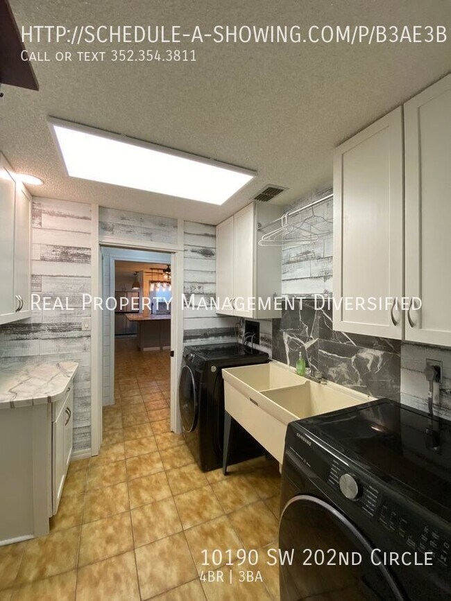 Building Photo - Rainbow Springs  Woodlands - 4/3/2 - Plus ...