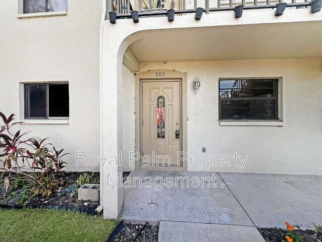 Building Photo - 4530 SW 10th Ave