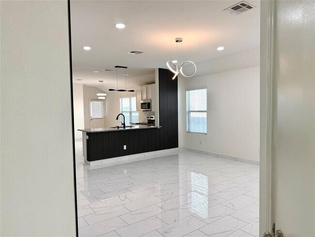 Building Photo - 216 Star Pass