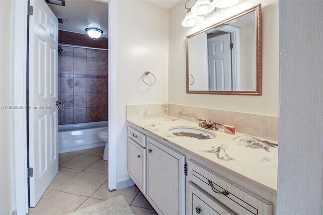 Building Photo - 18011 Biscayne Blvd