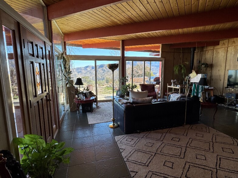 Building Photo - 70625 Granite Ln