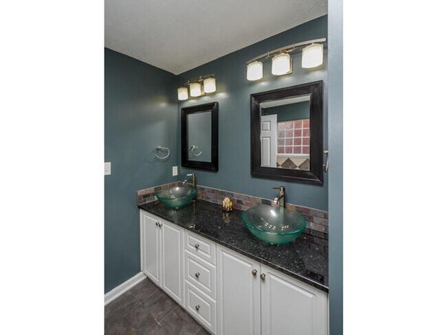Building Photo - 7641 Pleasantville Way
