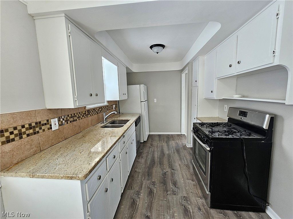 Building Photo - 9516 Alexander Rd