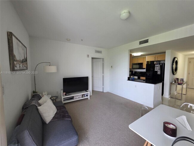 Building Photo - 2701 SW 3rd Ave