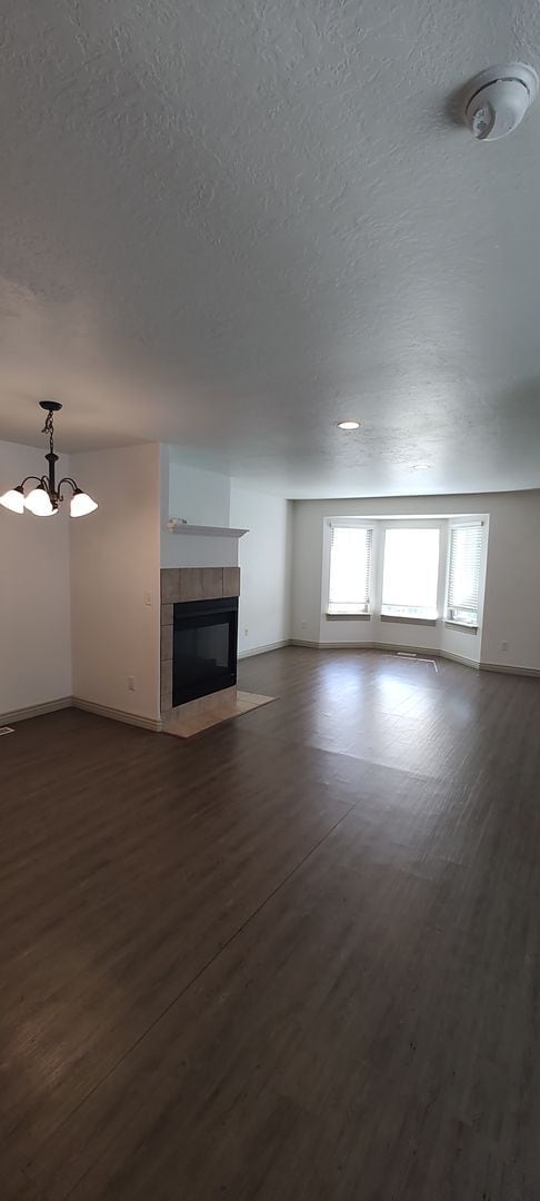 Building Photo - Beautiful Salt Lake Townhome!!!