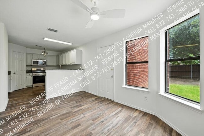 Building Photo - 473 Leisure Ln
