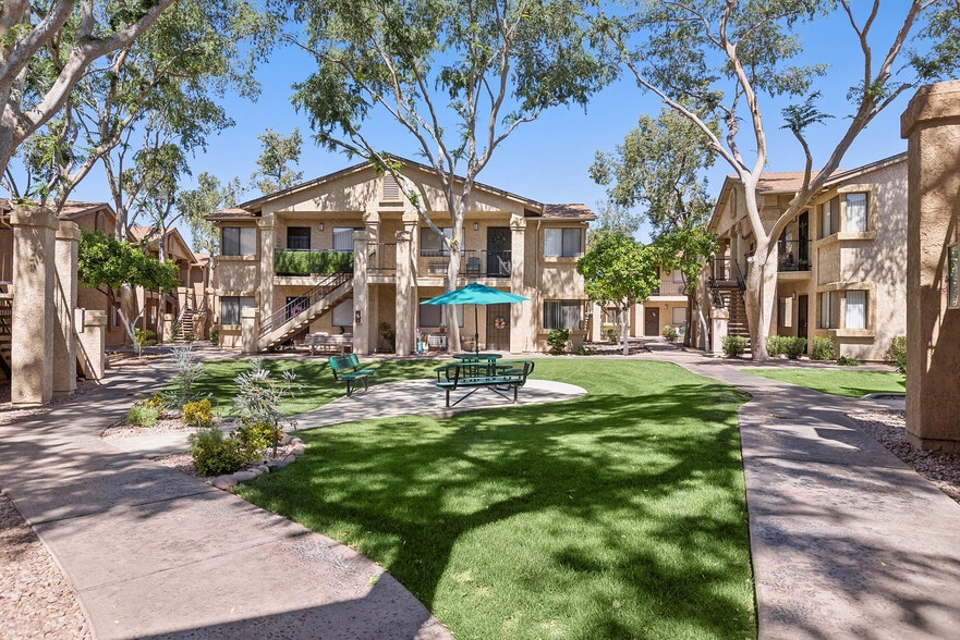 Courtyard - Orchard Mesa