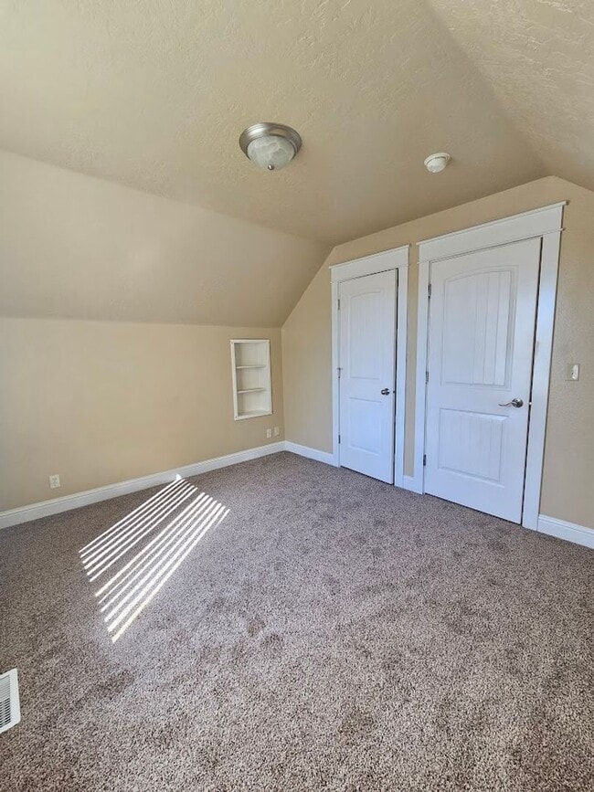 Building Photo - Lochsa Falls 5 Bedroom Home