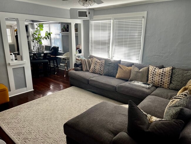 Building Photo - 1533 Hough St