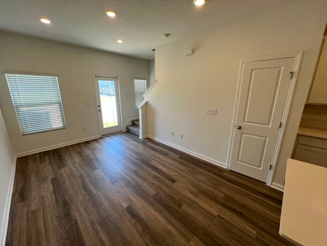 Building Photo - 5441 Arrow Ln