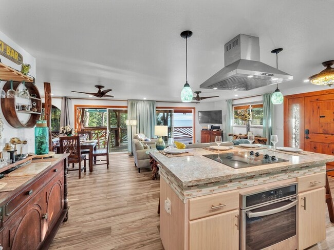 Building Photo - Oceanfront Estate: The Honolii Hale