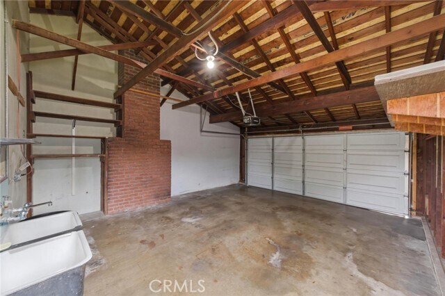 Building Photo - 6266 N Muscatel Ave