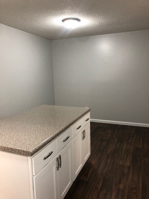 Building Photo - 501 Waldo St