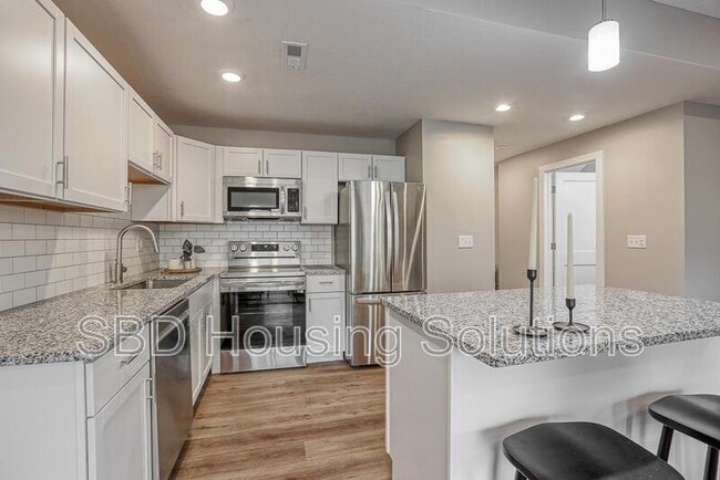 Building Photo - 2909 S Harvard Ave